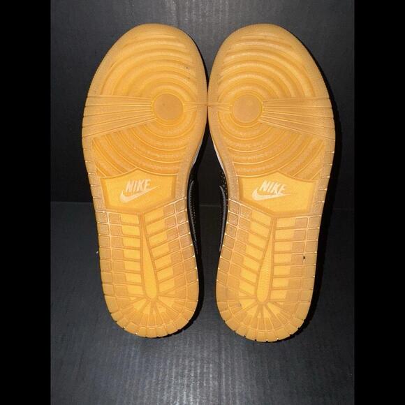 Nike Air Jordan 1 Retro Mid Nouveau Deep Burgundy 629151-605 - Size 9 - Picture 7 of 9